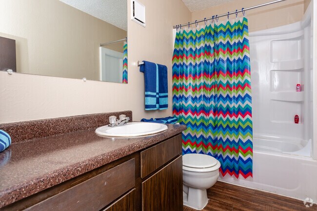 2BR,2BA-950SF
