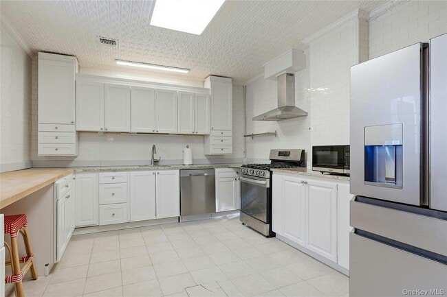 Photo - 74 Peacock Ln