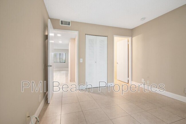 Photo - 516 Meadows Cir