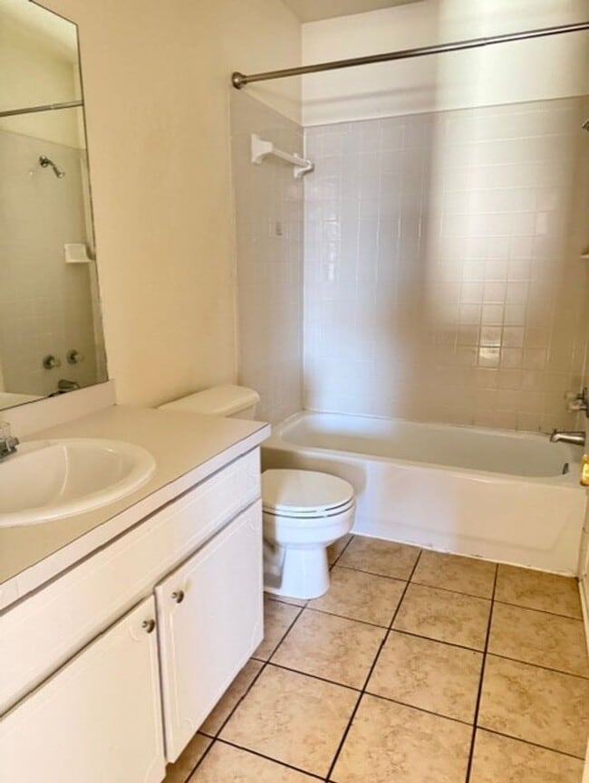 Photo - 3803 Woodrow Dr Unit D