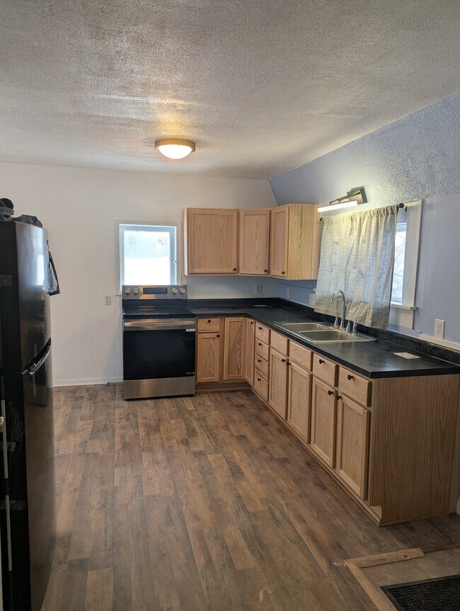 Photo - 64 E Maple Unidad 64 E. Maple apt. #4