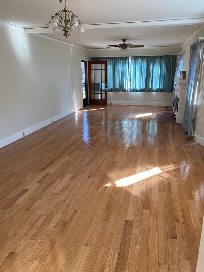 Photo - Mountain View Charmer 2 bed 1 bath available now!