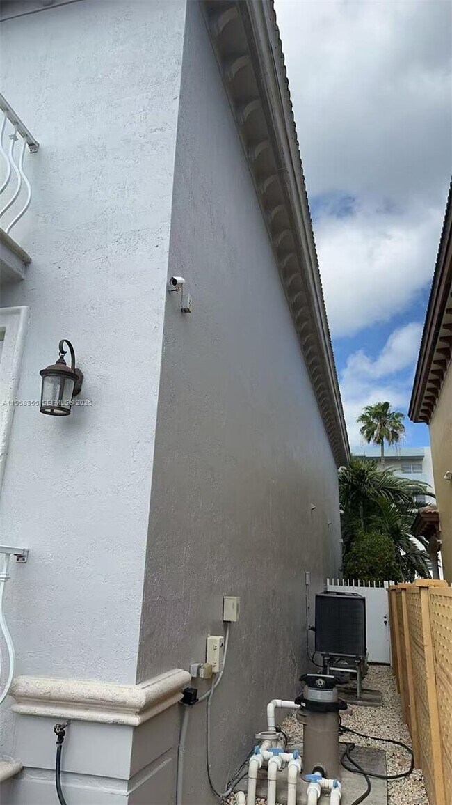 Photo - 3860 NE 168th St