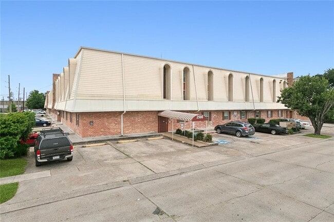 Building Photo - 2500 Houma Blvd Unit 215 Rental