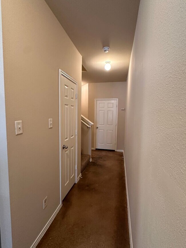 Photo - Townhouse available for IMMEDIATE move in