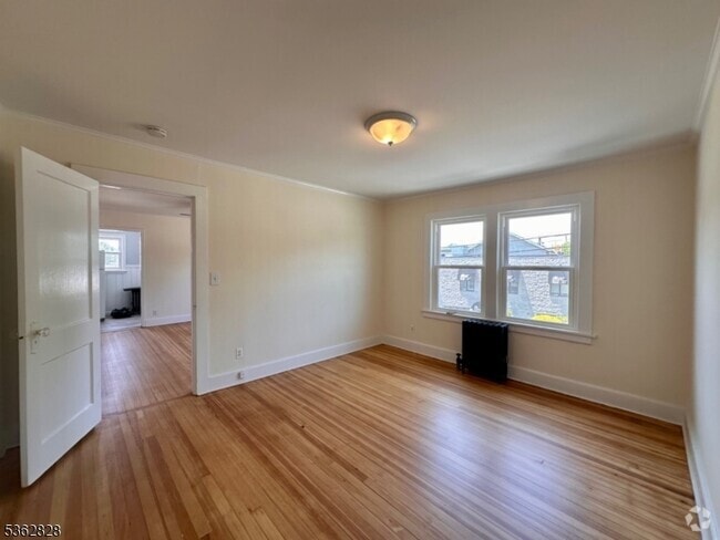 Building Photo - 46 E Northfield Rd Rental