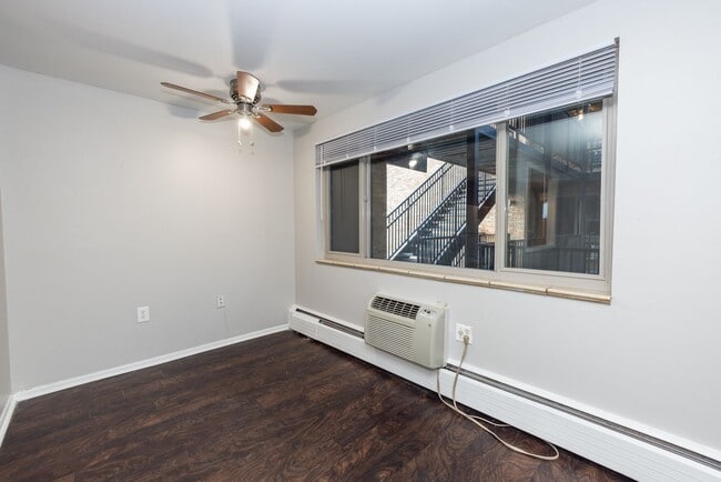 Photo - 809 N Dexter St Unit 210