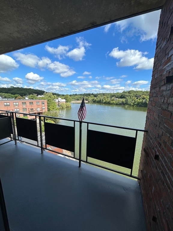 Building Photo - 2 Victory Rd Unit 27