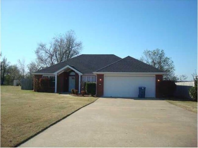 Building Photo - 708 Arcadia Dr Rental