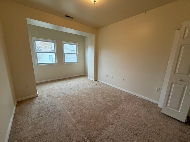 Master bedroom - 906 Whitelock St Unit APT 2