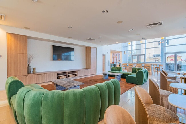 Photo - 44 W Monroe St Unidad SI ID1389218P