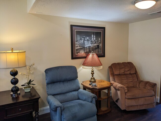 Photo - 9001 Mahogany Row SE Unit B