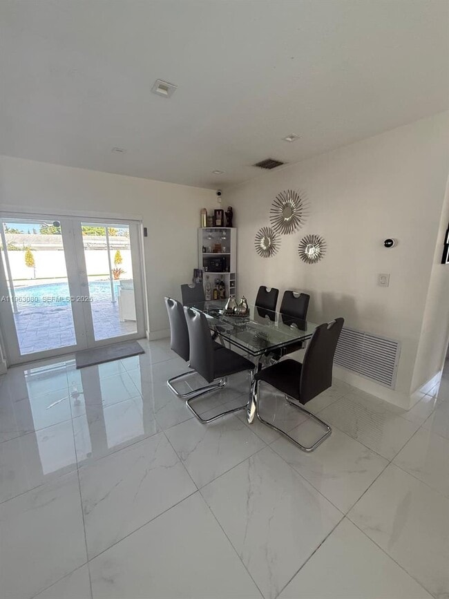 Photo - 9611 Jamaica Dr