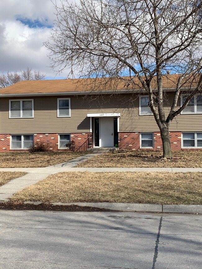 Upper 2 bedroom - 607 Blaine St Unit 2 Rental