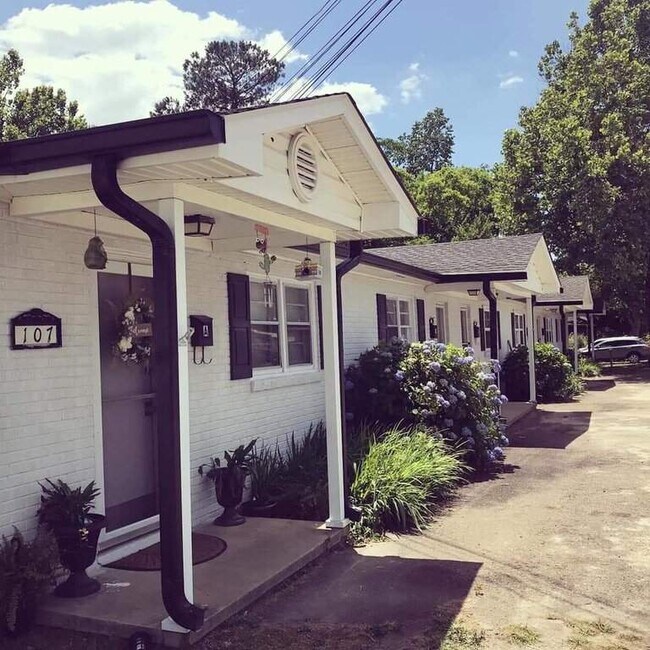 107 Smith Ave Townhome Townhome Rental in New Ellenton SC