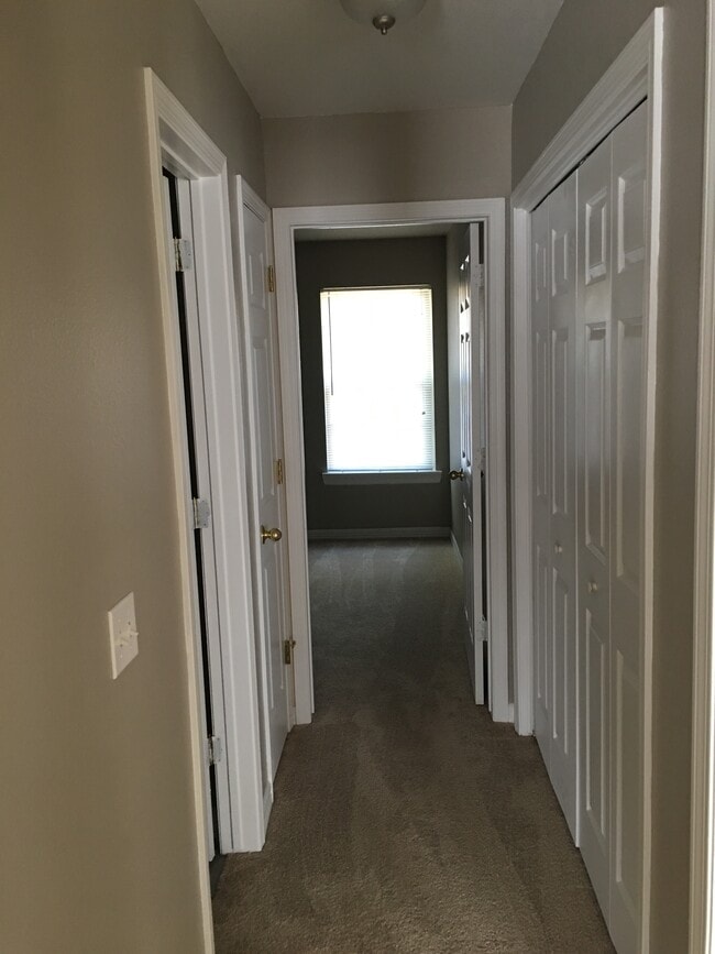 Photo - 38 E Saxony St