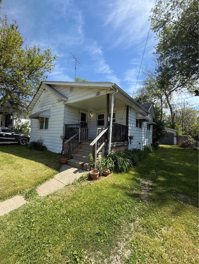 Photo - 1522 Cronk Ave
