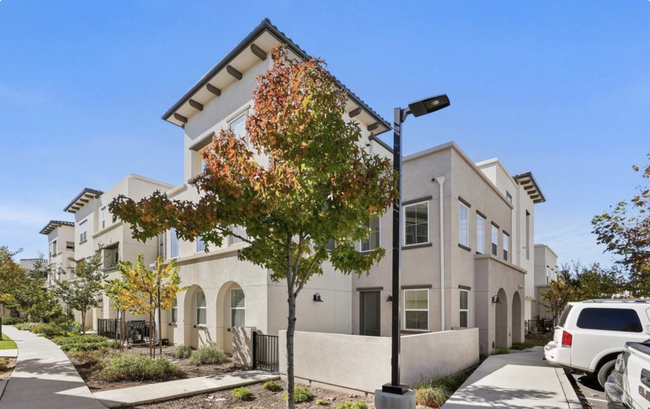 townhouse exterior - 1375 Calle Sandbar Townhome