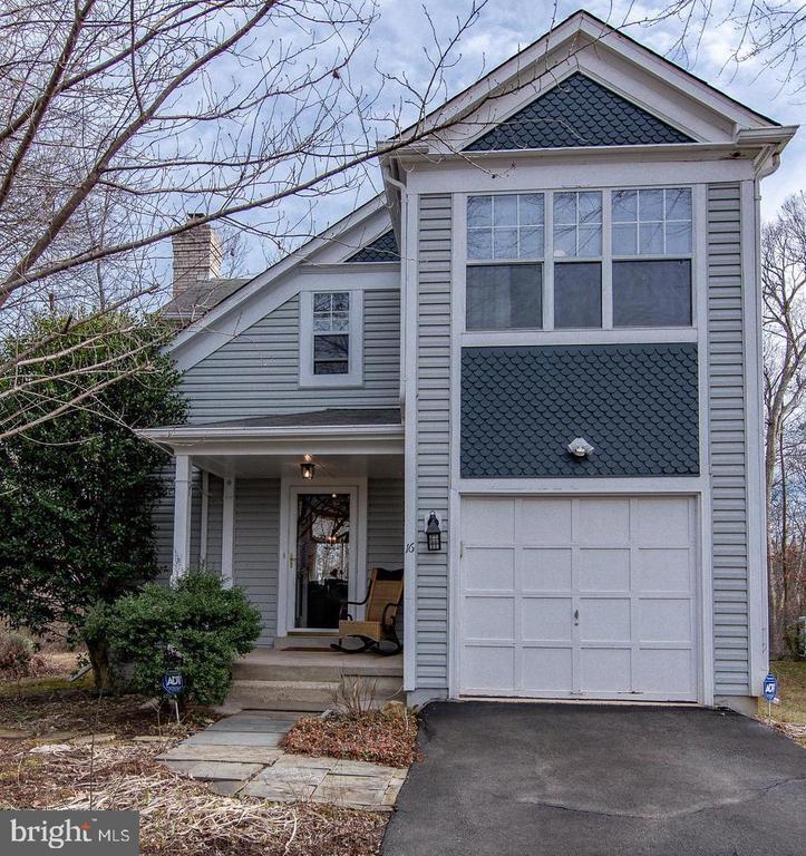 Photo - 16 Glengyle Ln