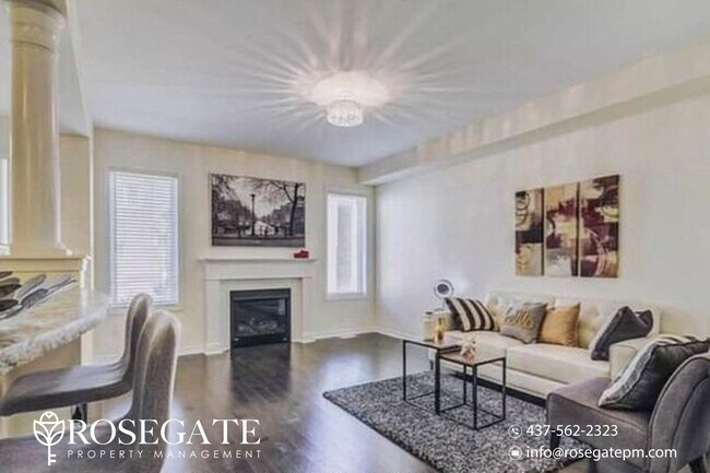 Photo - Spacious 4-Bedroom Main Level Home with Garage, Backyard & 3 Parking – Brampton Unité 1