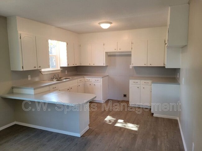 Photo - 1315 E Main St