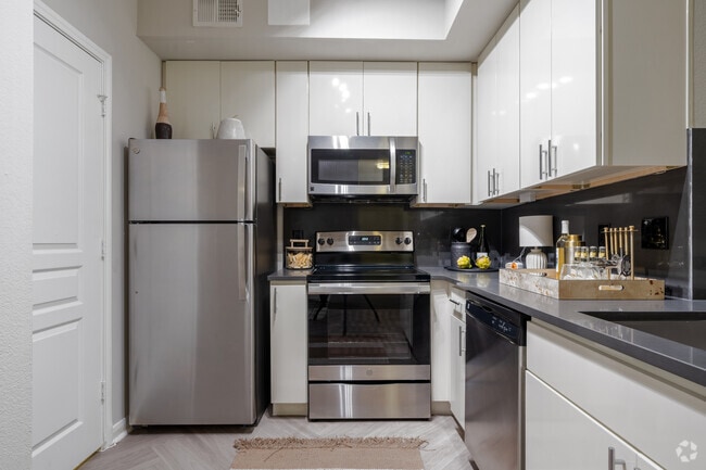 2BR, 2BA - 998SF