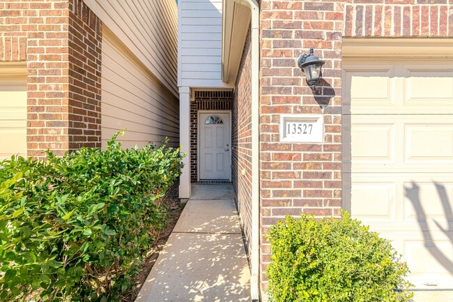 Photo - 13527 Vista De Oro St