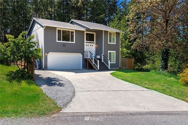 Building Photo - Spacious 3-Bedroom Home Near Horseshoe Lake