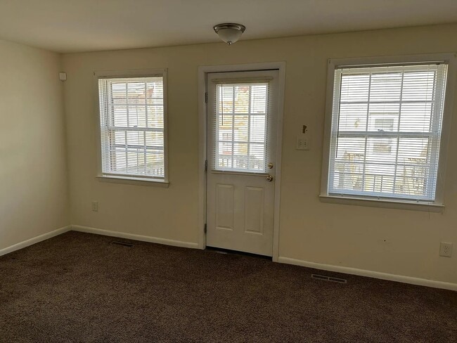 Photo - 329 Skyline Pl