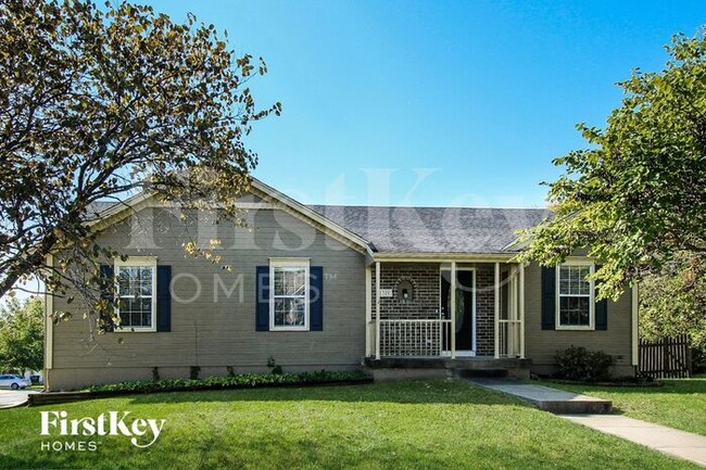 Photo - 1320 Maple Ln House
