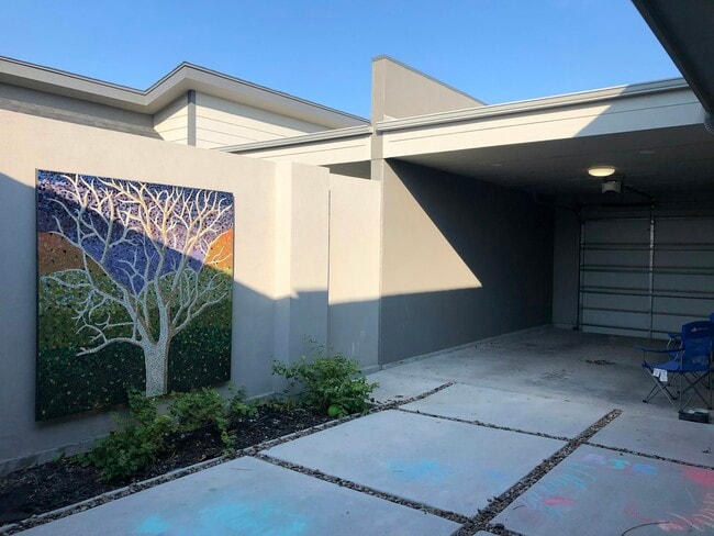 Photo - 6310 Guinevere Dr