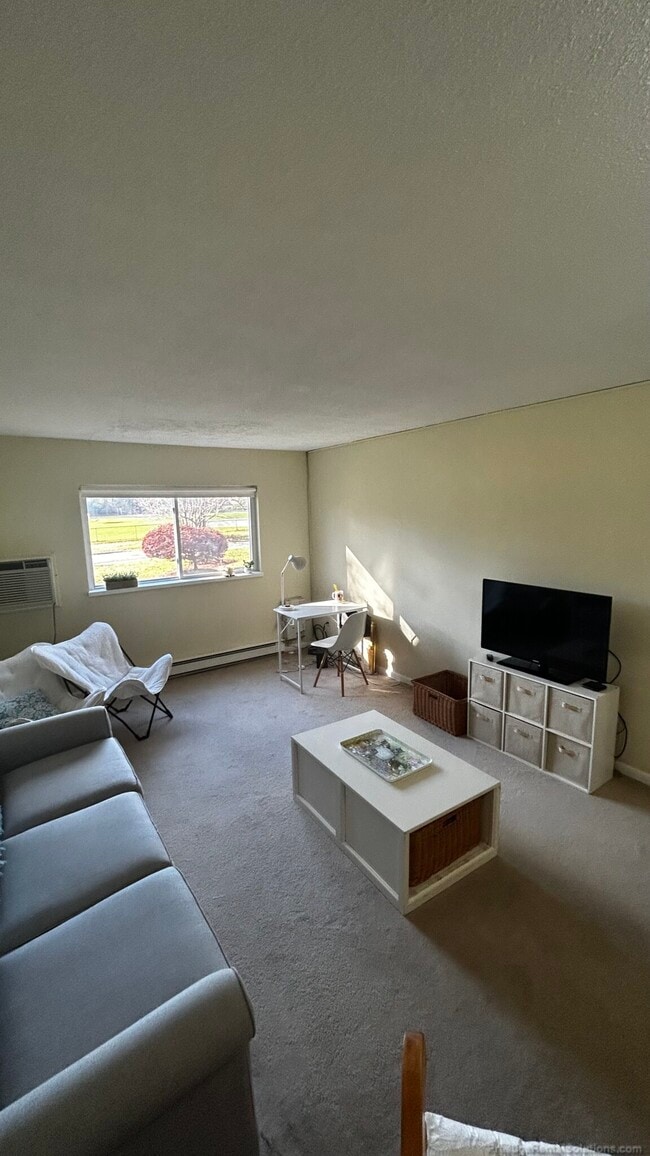 Building Photo - 66 Mayflower Ave Unit 1