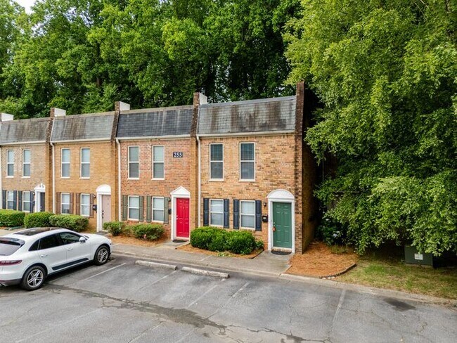 Photo - 255 Winding River Dr