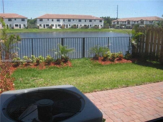 Photo - 16585 SW 42nd Way