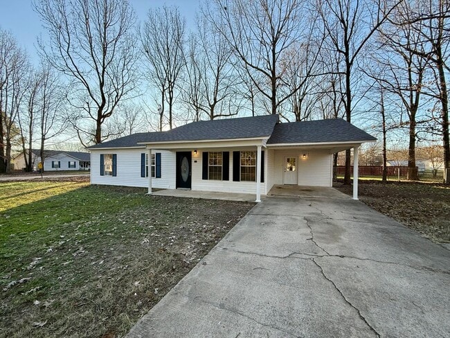 Photo - 3 Bedroom/2 Bathroom Home in Paragould AR - $1,275/month