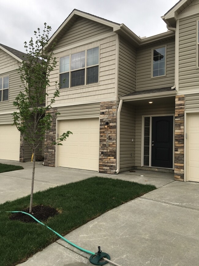 Photo - Newer 3 Bed Townhome in Grain Valley