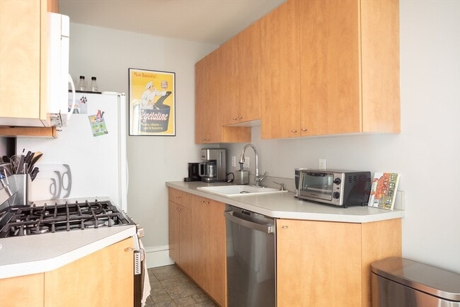Photo - 81 St Botolph St Unit 1