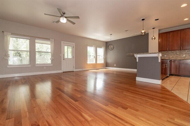 Photo - 3313 Minnie St