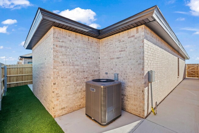 Photo - 7014 40th St