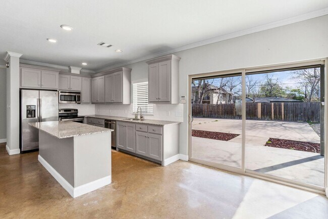 Photo - 2825 Gordon Ave