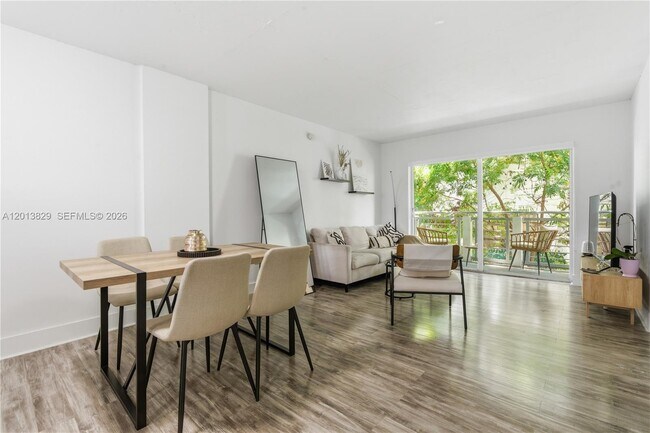 Photo - 716 Michigan Ave Unit 303