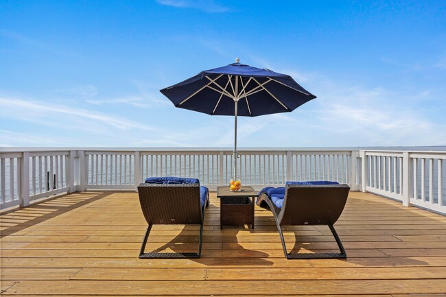 Photo - 2167 Fairfield Beach Rd House