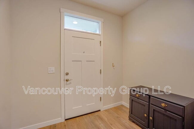 Photo - 2904 NE 161st Ct