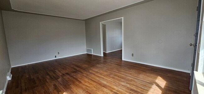 Photo - Super Cool Mountain View 2 Bedroom 1 Bath Top floor Duplex