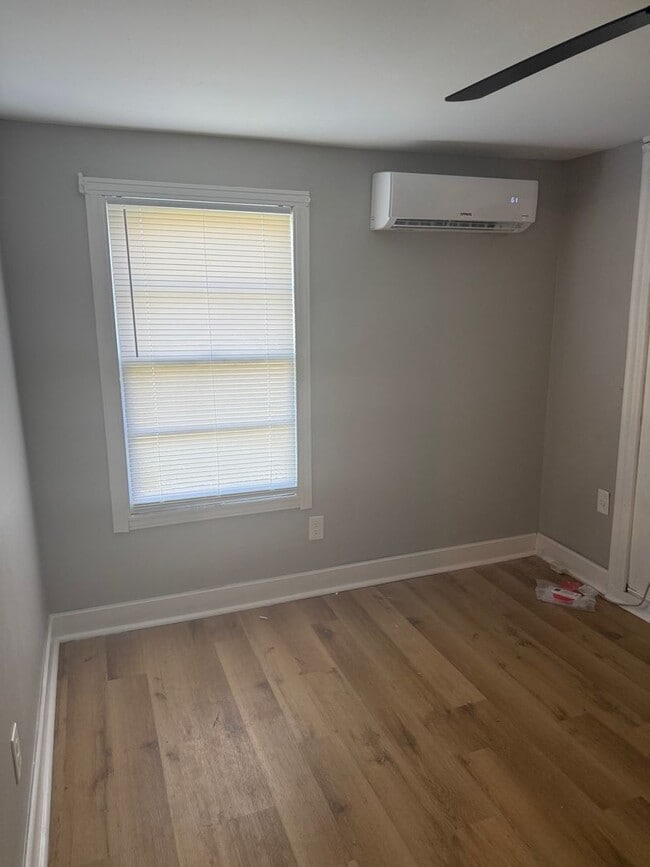 Photo - 102 1/2-112 Loop St