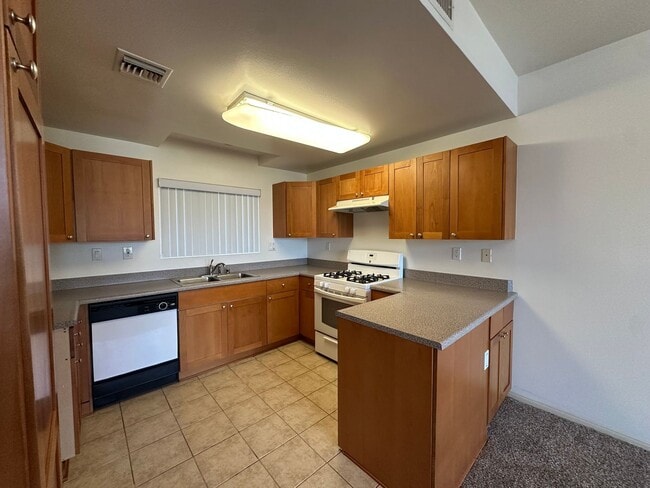 Photo - Available Low Income Unit - 2bed2bath condo in Canoga Park CA