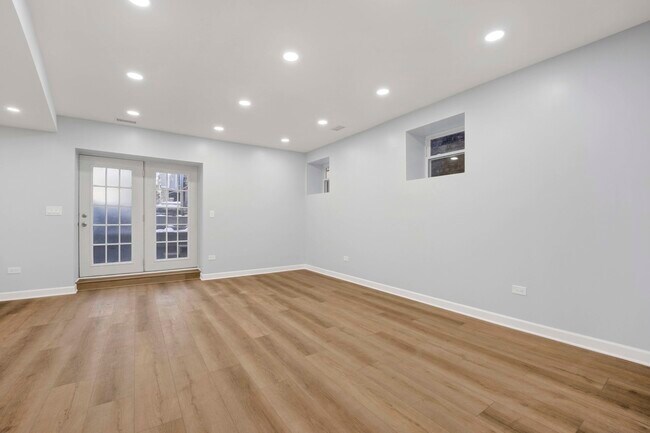 Photo - 2329 N Geneva Terrace