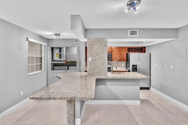 Photo - 2881 N Oakland Forest Dr