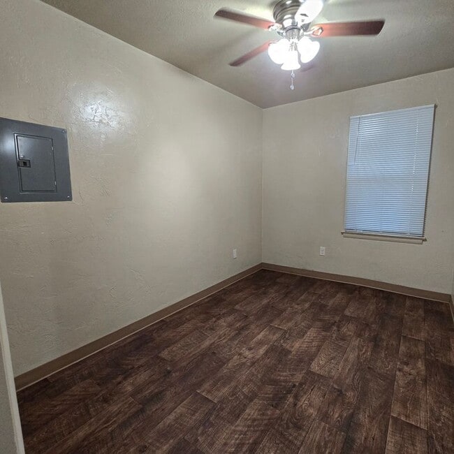 Photo - 307 N 9th St