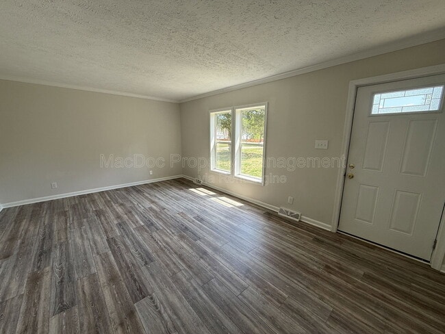 Photo - 10504 Benchmark Rd